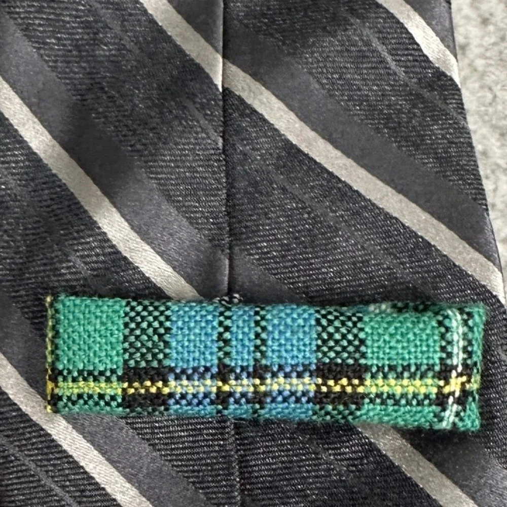 Robert Graham Tie Mens OS Striped Black Grey Silver 100% Silk Necktie Formal EUC